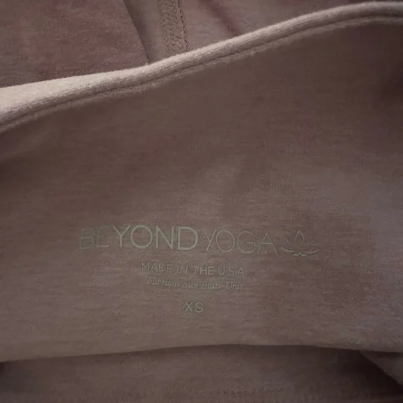 Beyond Yoga Pink/Purple High-Waisted Leggings Size XS - Picture 4 of 4